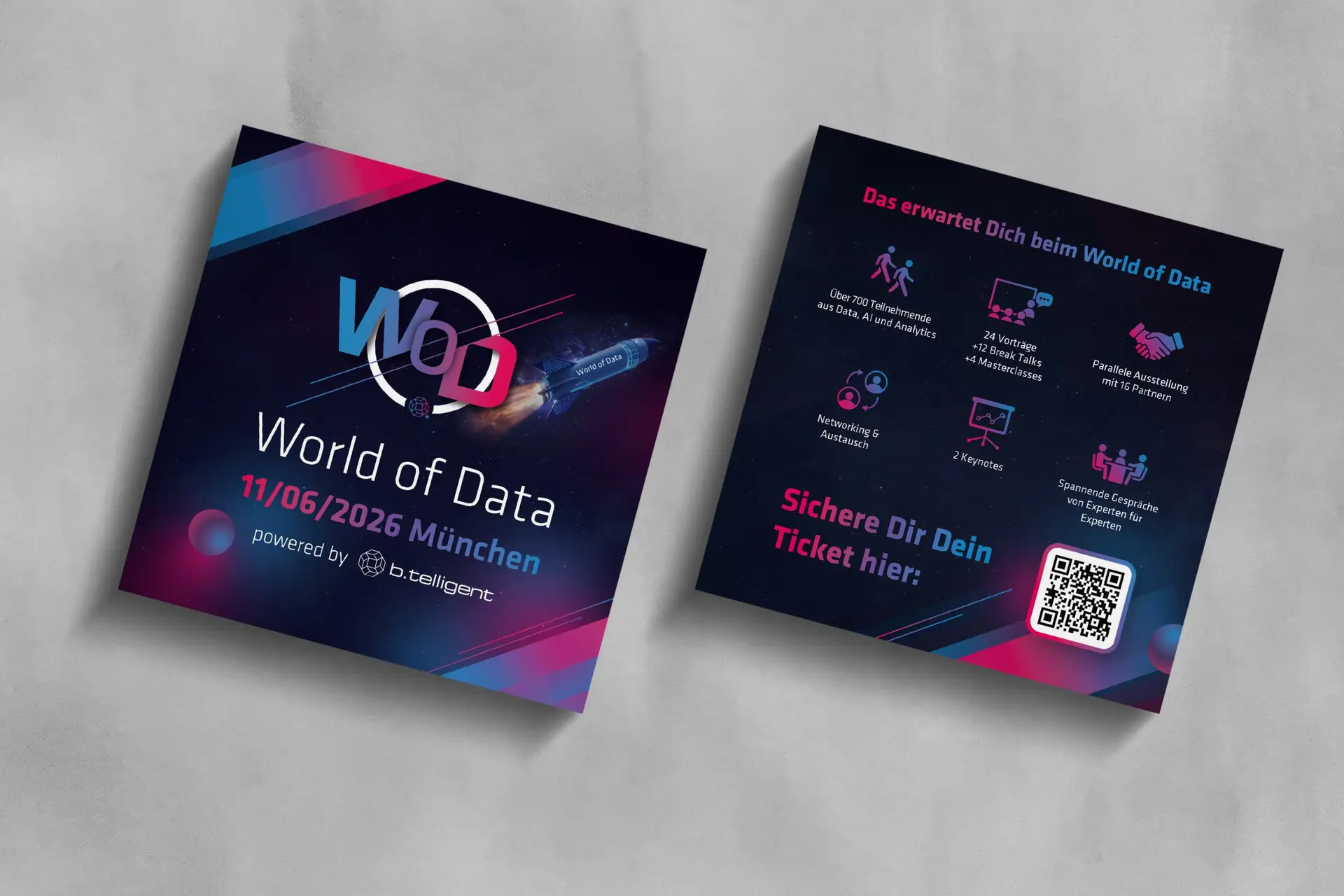 Flyer für die World of Data 2026: Vorderseite zeigt Datum (11/06/2026) und Ort (München), Rückseite listet Programm-Highlights (über 700 Teilnehmer, 24 Vorträge, Networking) und enthält einen QR-Code für den Ticketkauf.